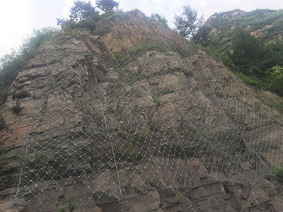 包塑边坡防护网